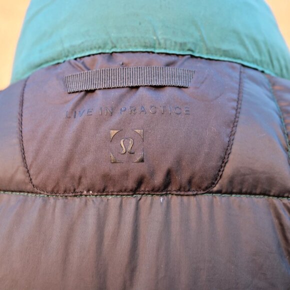 Lululemon Live in Practice Down Vest Green - Picture 14 of 15